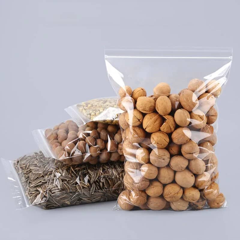 Bolsas zip transparentes rellenas de frutos secos